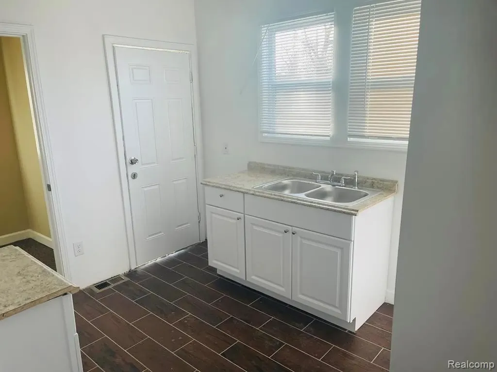 15822 Fairfield Street Detroit City MI 48238