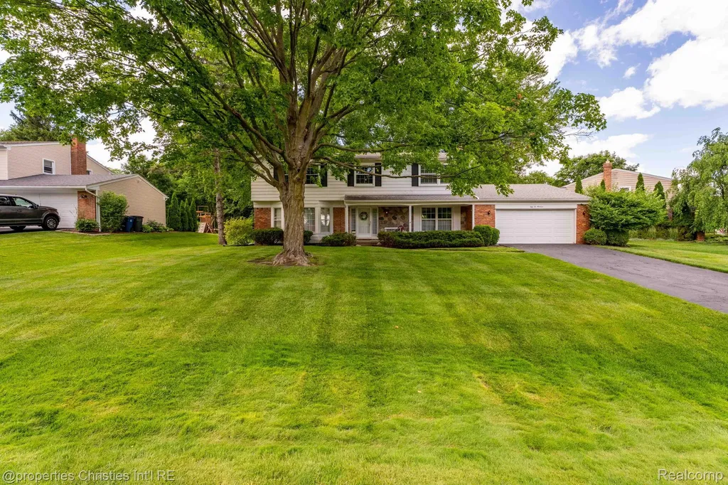 5600 Woodwind Drive Bloomfield Hills City MI 48301