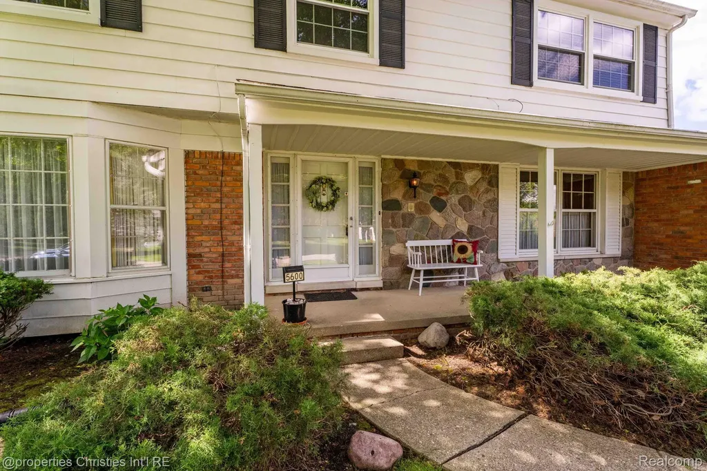 5600 Woodwind Drive Bloomfield Hills City MI 48301
