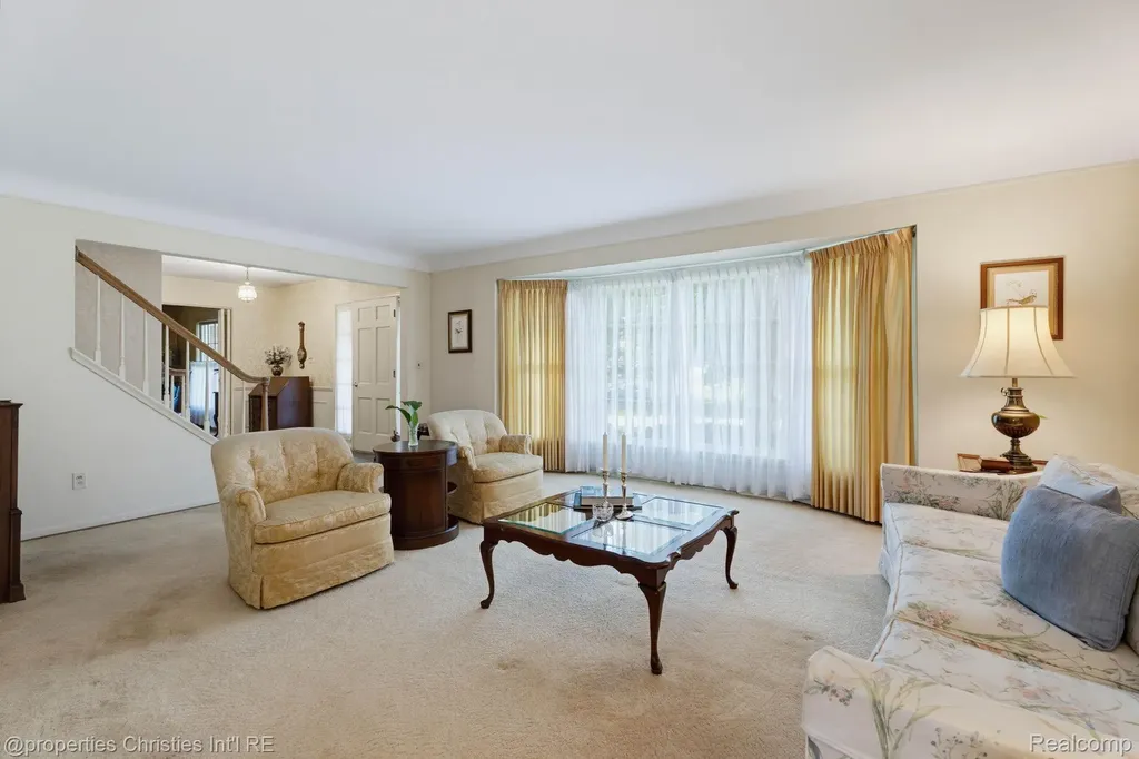 5600 Woodwind Drive Bloomfield Hills City MI 48301