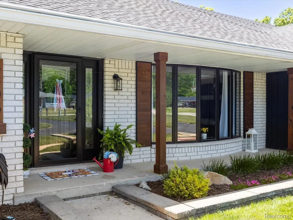 4405 North River Road Fort Gratiot Charter Township MI 48059