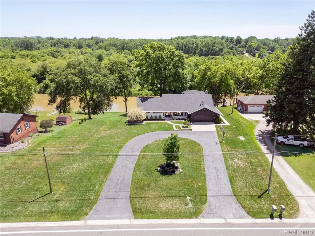 4405 North River Road Fort Gratiot Charter Township MI 48059