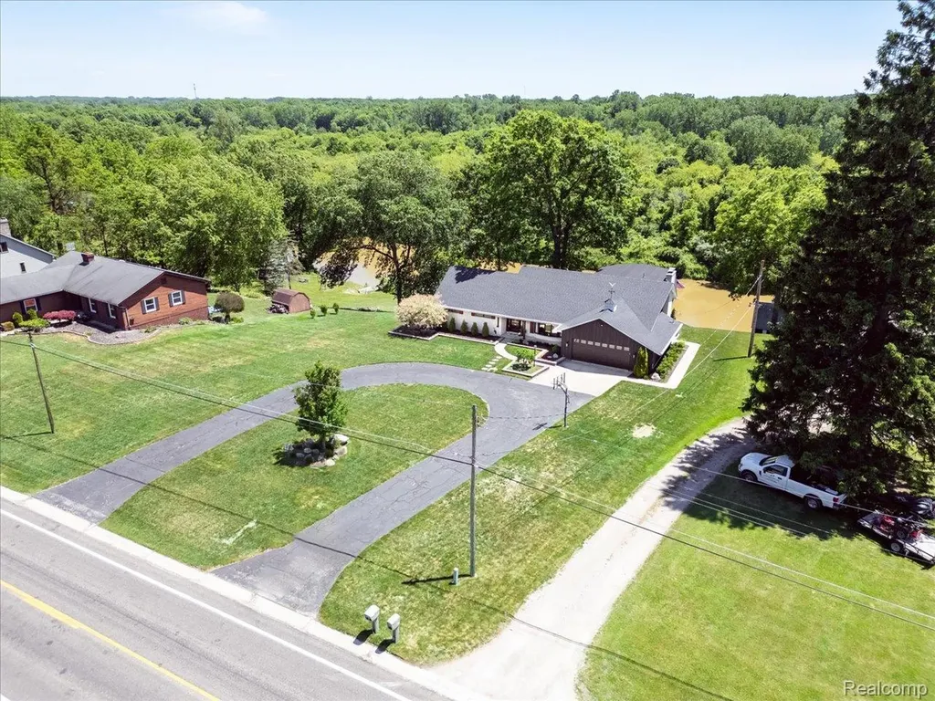 4405 North River Road Fort Gratiot Charter Township MI 48059