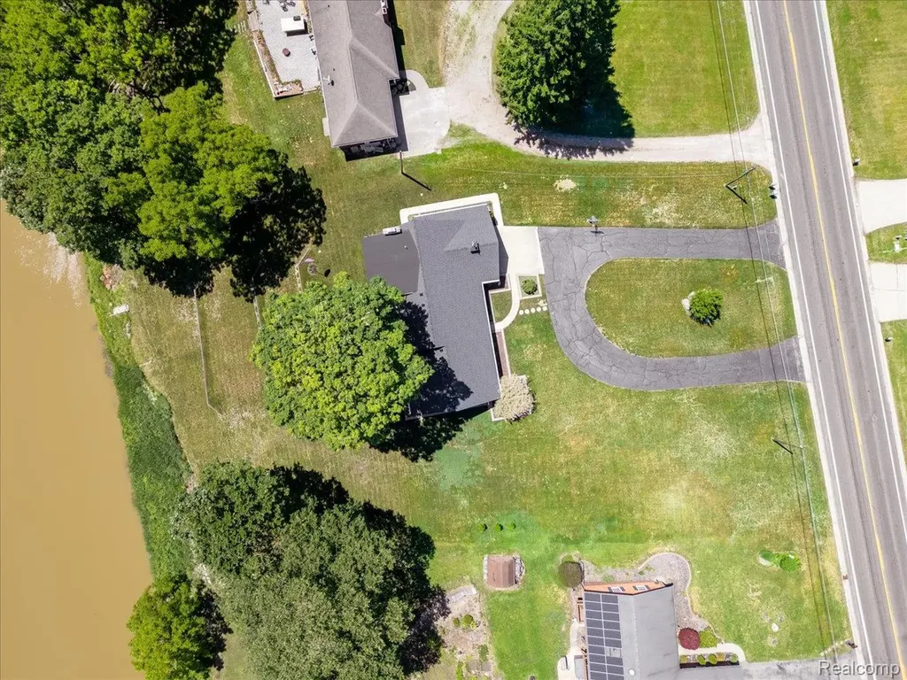 4405 North River Road Fort Gratiot Charter Township MI 48059