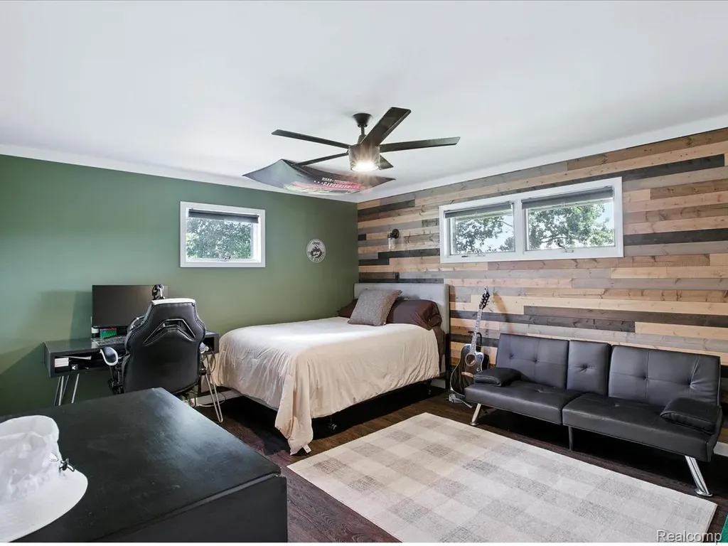 4405 North River Road Fort Gratiot Charter Township MI 48059