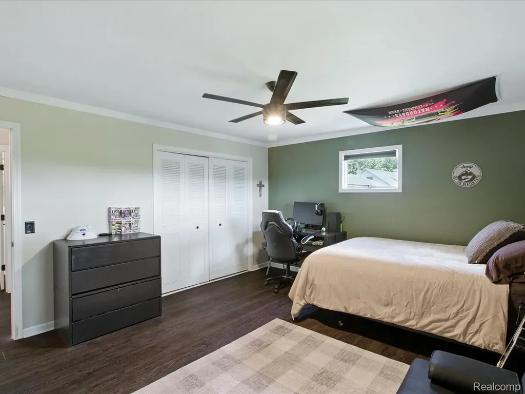 4405 North River Road Fort Gratiot Charter Township MI 48059