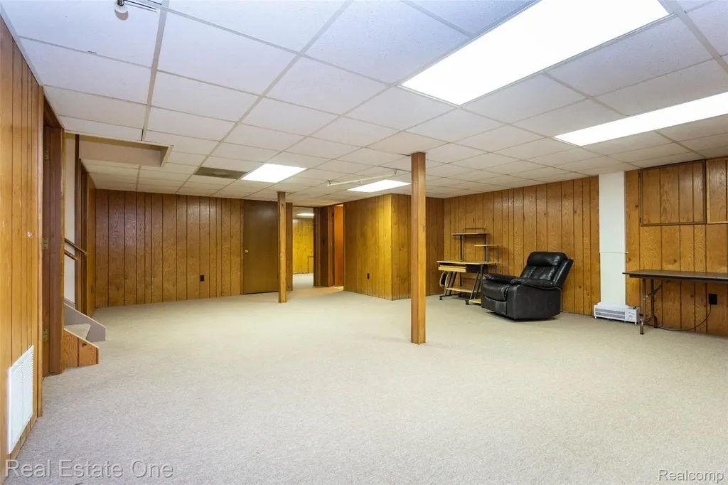 18801 Maple Circle N Clinton Charter Township MI 48036