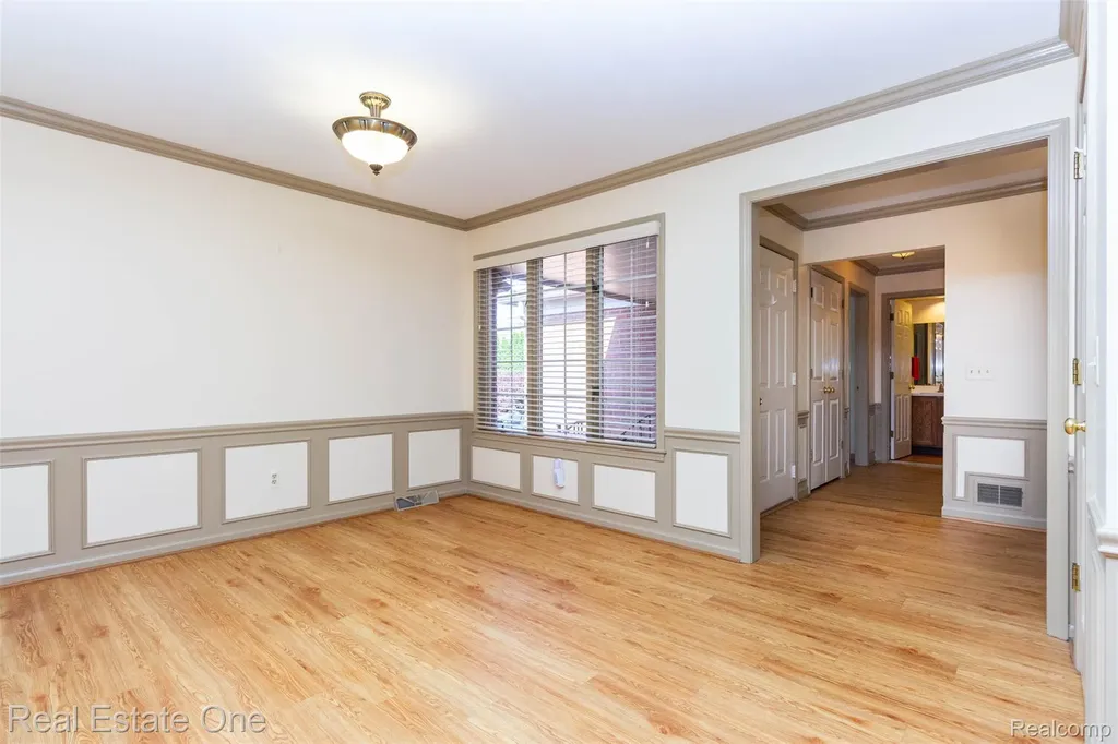 18801 Maple Circle N Clinton Charter Township MI 48036