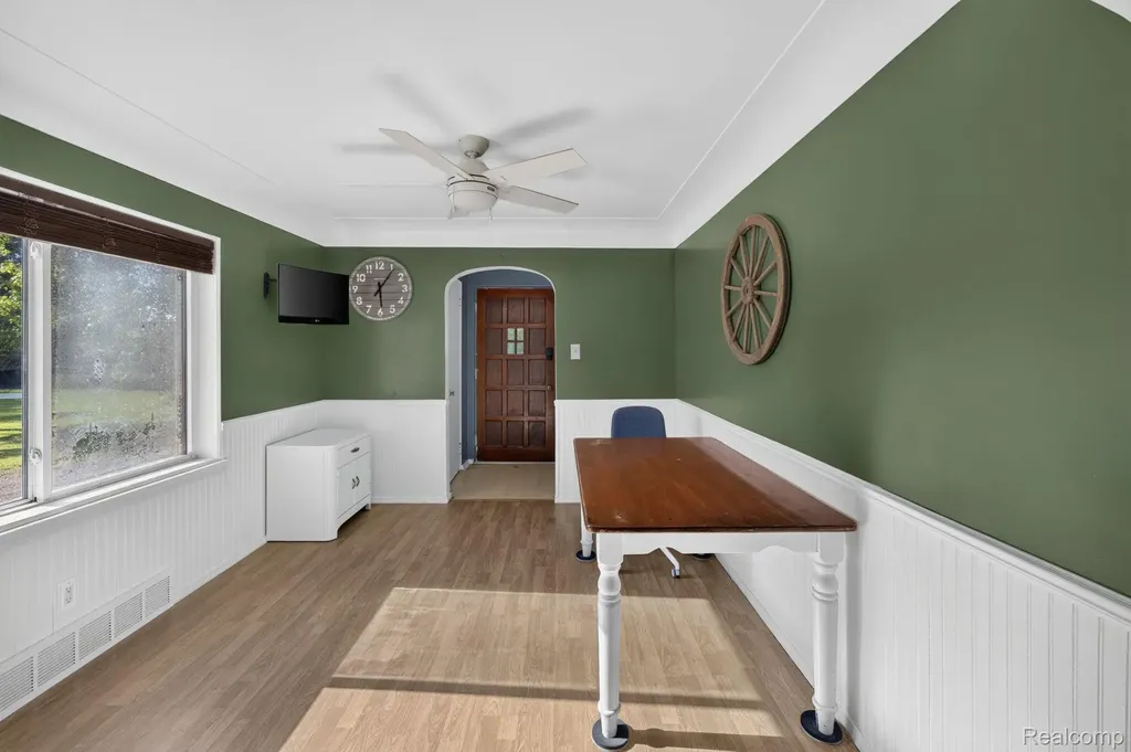 7077 Frances Road Flushing Charter Township MI 48433