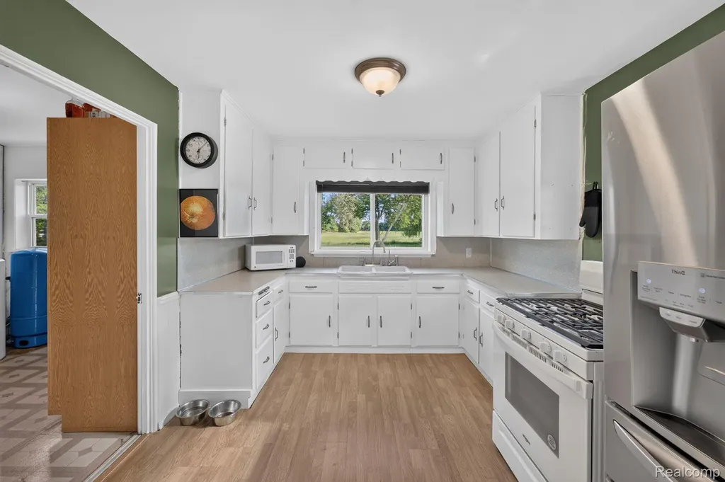 7077 Frances Road Flushing Charter Township MI 48433