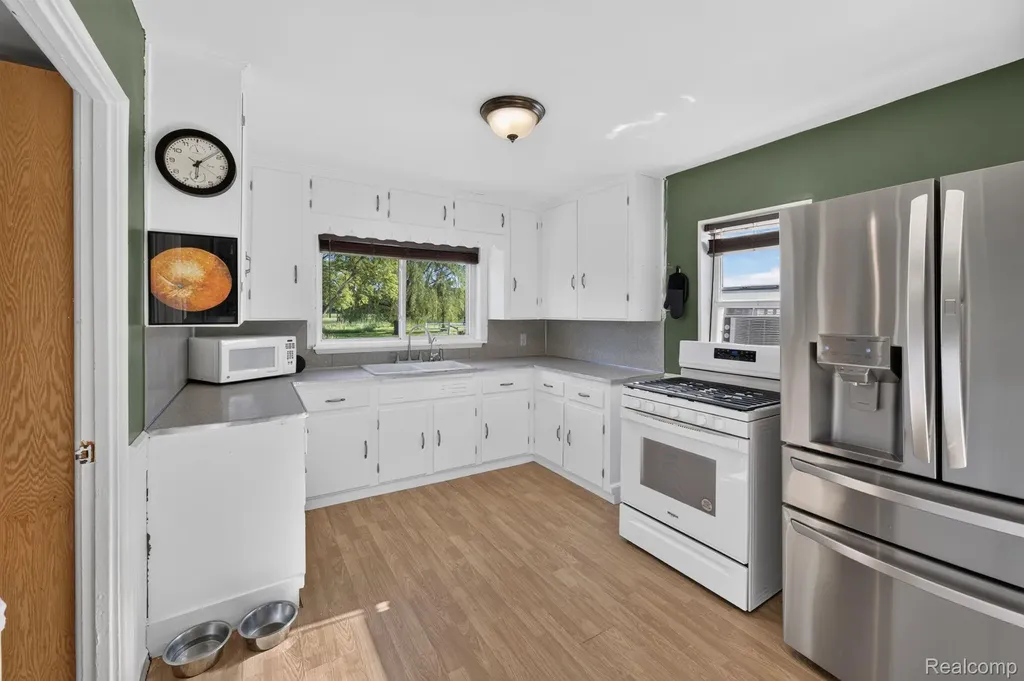 7077 Frances Road Flushing Charter Township MI 48433
