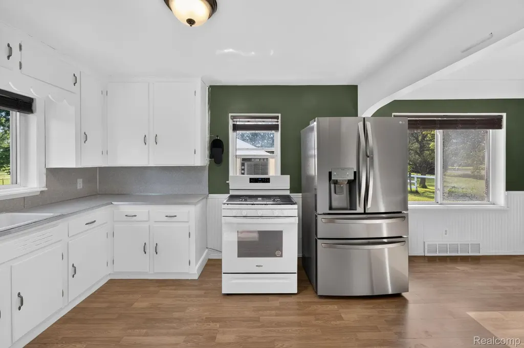 7077 Frances Road Flushing Charter Township MI 48433