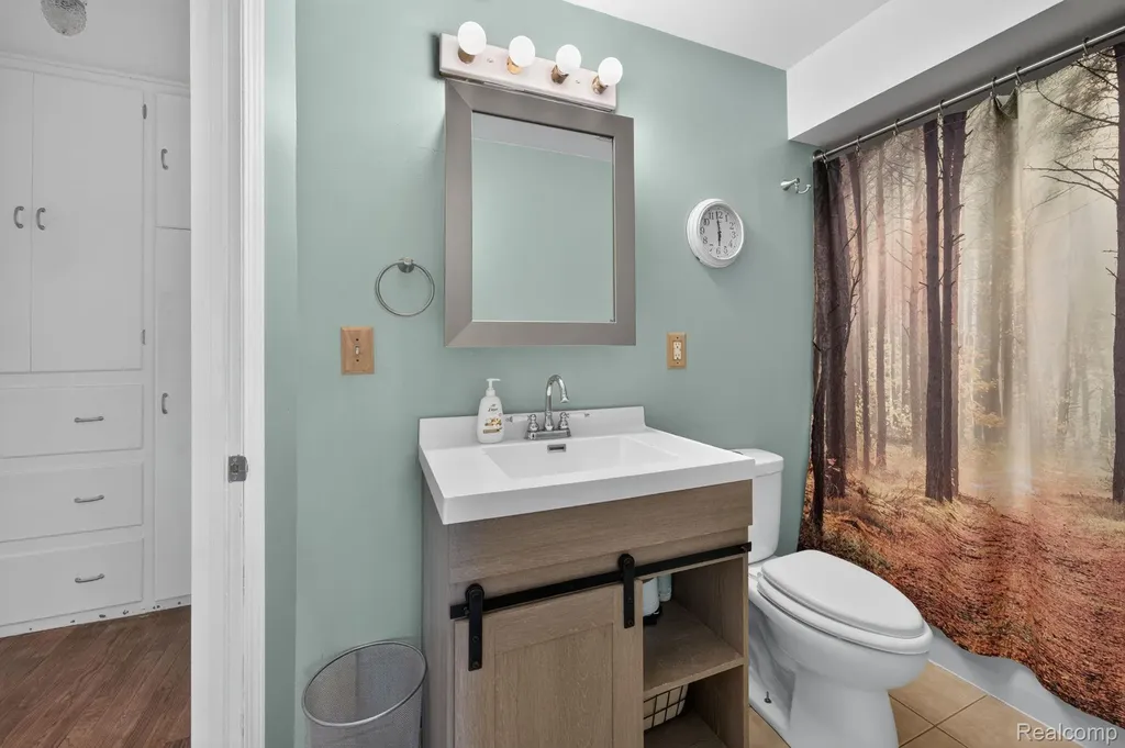 7077 Frances Road Flushing Charter Township MI 48433