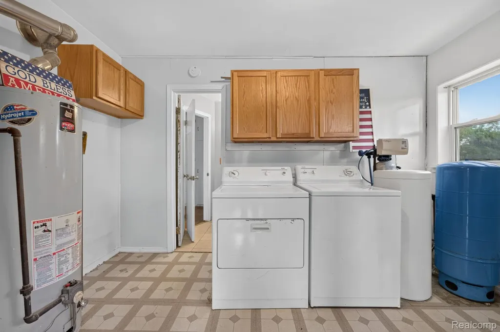 7077 Frances Road Flushing Charter Township MI 48433