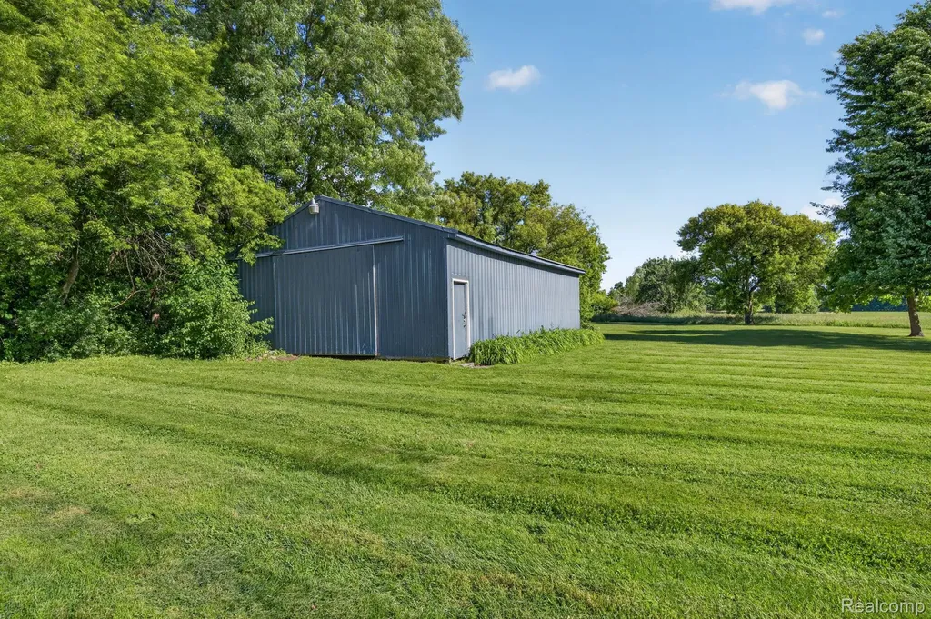 7077 Frances Road Flushing Charter Township MI 48433