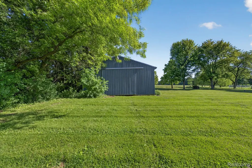 7077 Frances Road Flushing Charter Township MI 48433