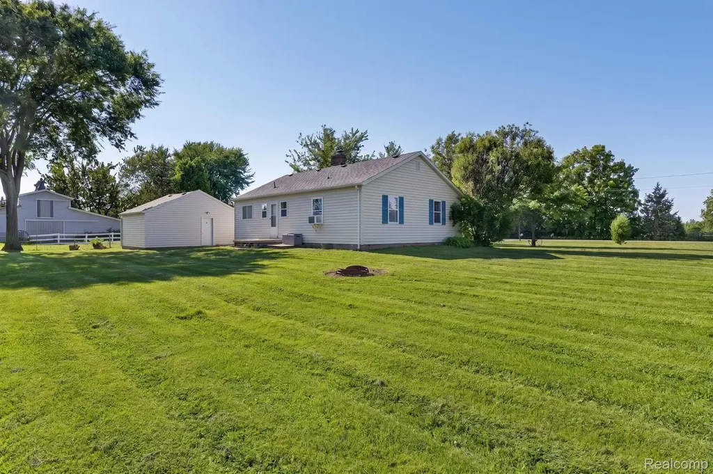 7077 Frances Road Flushing Charter Township MI 48433
