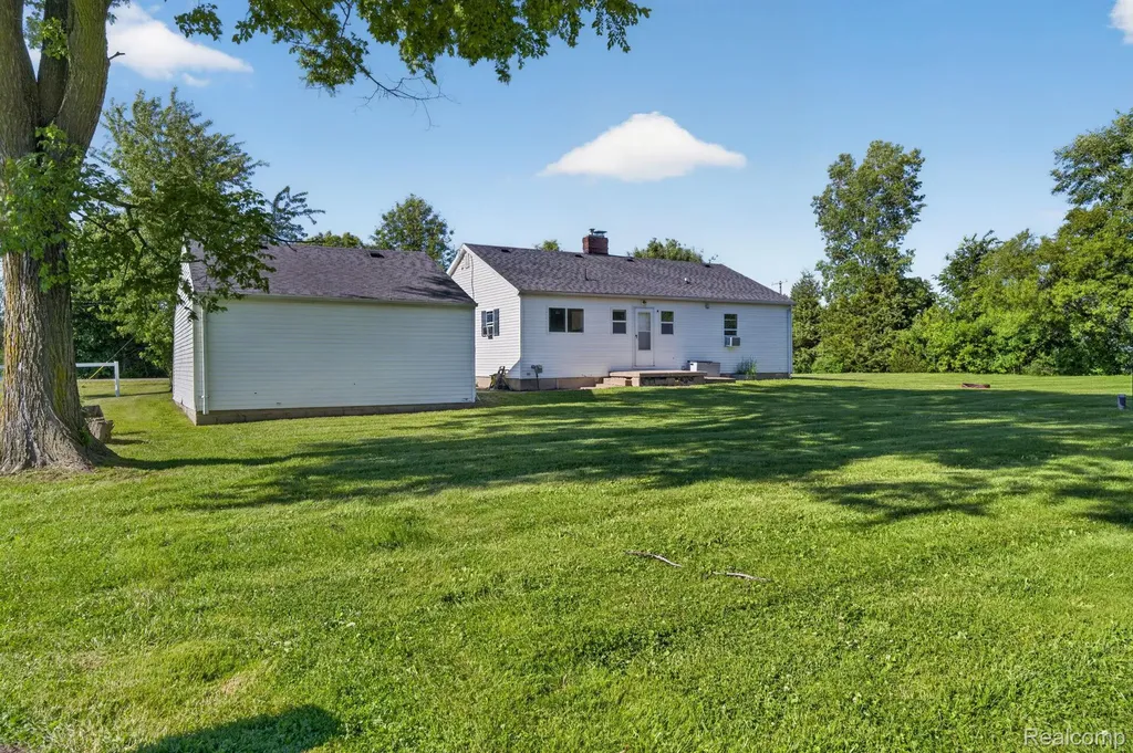 7077 Frances Road Flushing Charter Township MI 48433