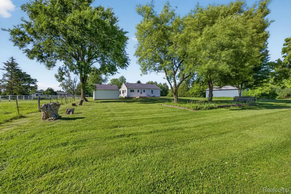 7077 Frances Road Flushing Charter Township MI 48433