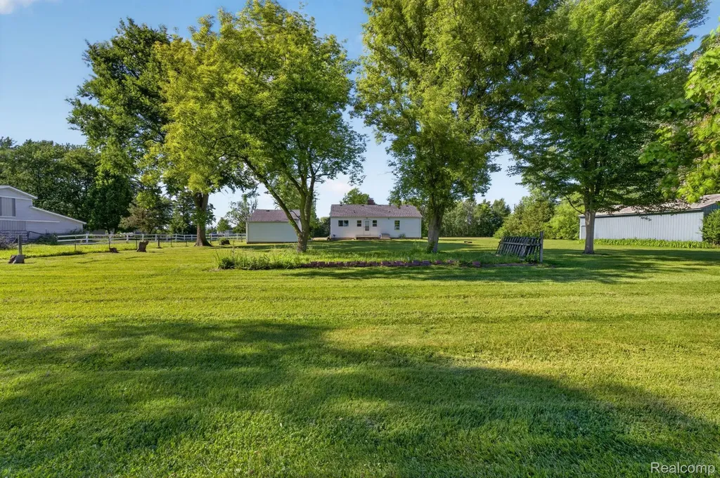 7077 Frances Road Flushing Charter Township MI 48433