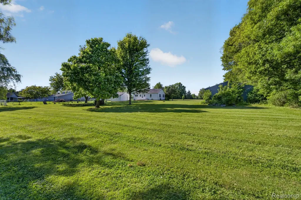 7077 Frances Road Flushing Charter Township MI 48433