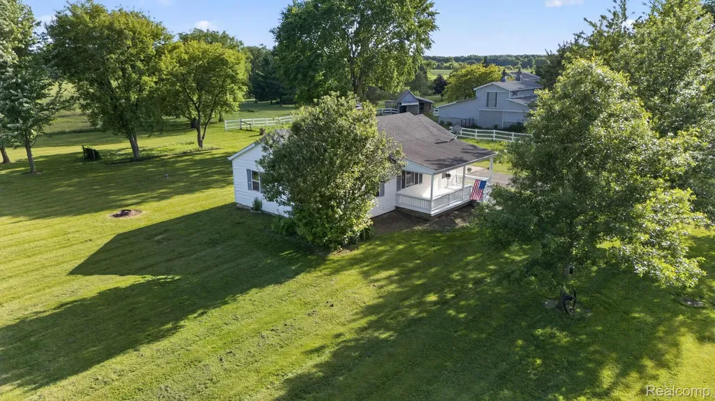 7077 Frances Road Flushing Charter Township MI 48433