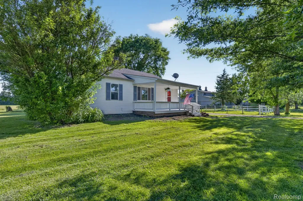 7077 Frances Road Flushing Charter Township MI 48433