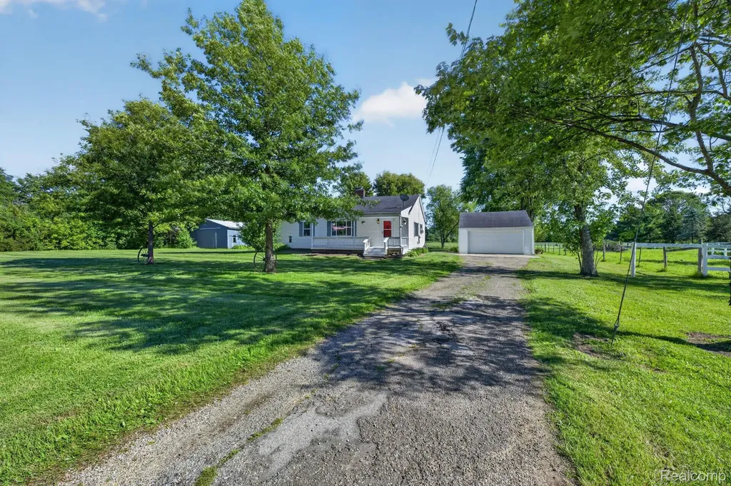 7077 Frances Road Flushing Charter Township MI 48433