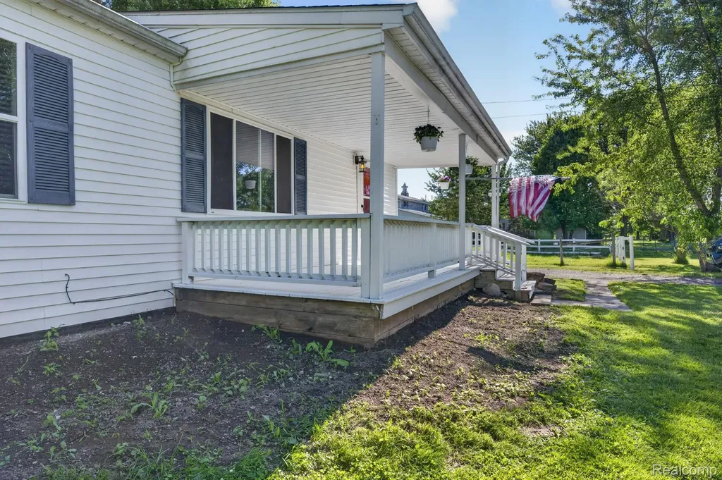 7077 Frances Road Flushing Charter Township MI 48433