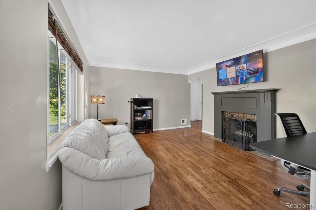 7077 Frances Road Flushing Charter Township MI 48433