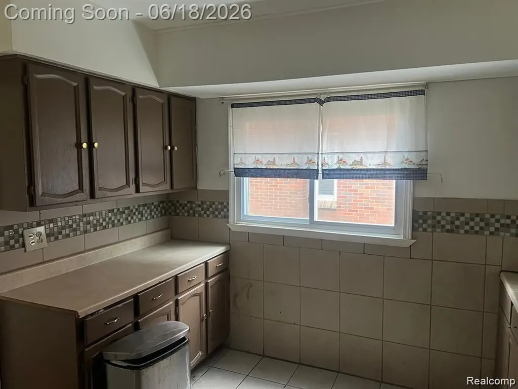 18693 Whitcomb Street Detroit City MI 48235