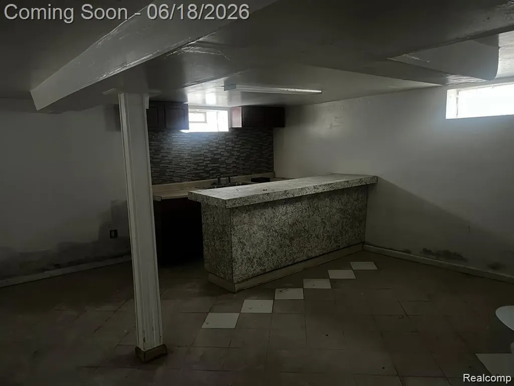18693 Whitcomb Street Detroit City MI 48235