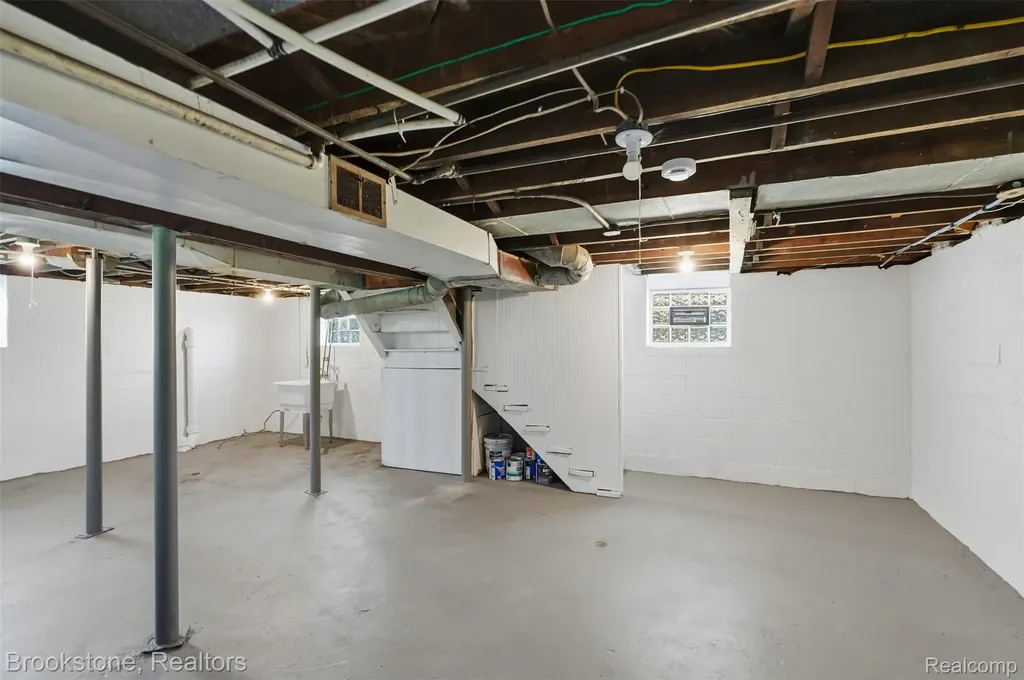 16909 Ardmore Street Detroit City MI 48235