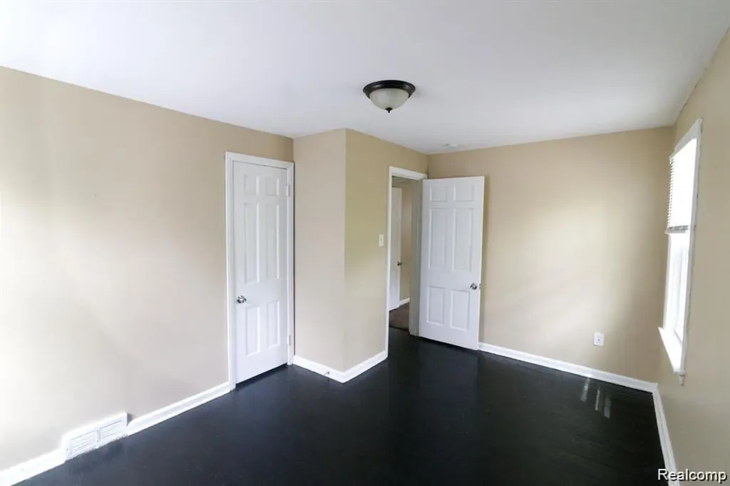 15470 Mapleridge Street Detroit City MI 48205