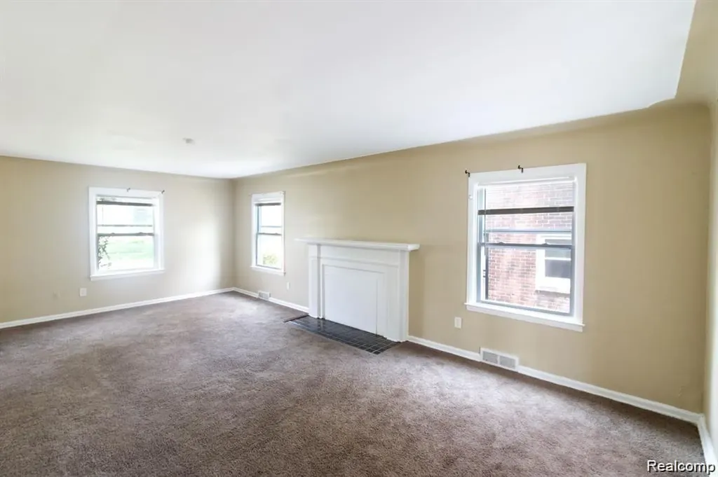 15470 Mapleridge Street Detroit City MI 48205