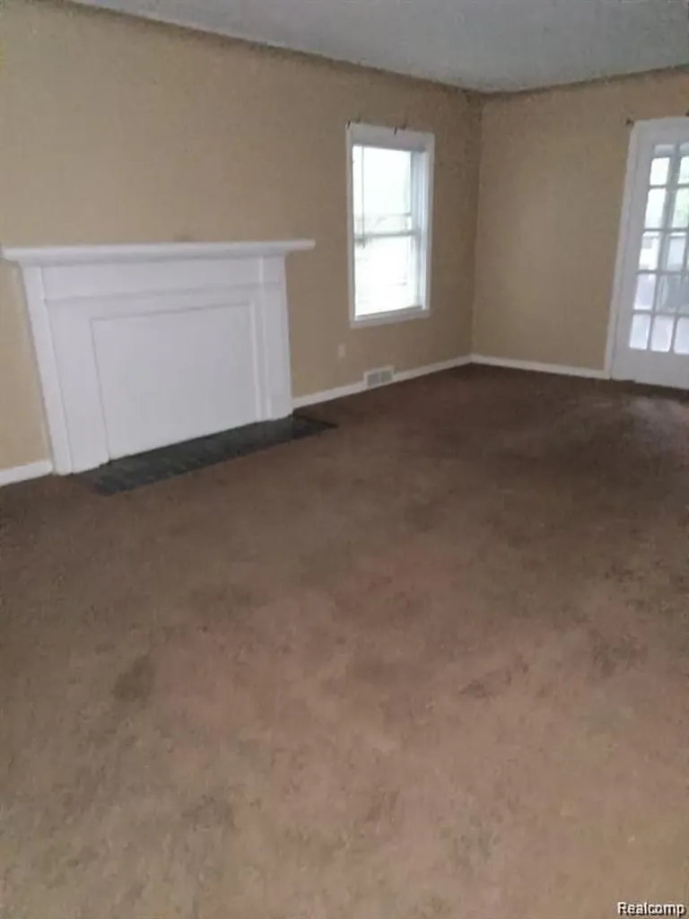 15470 Mapleridge Street Detroit City MI 48205
