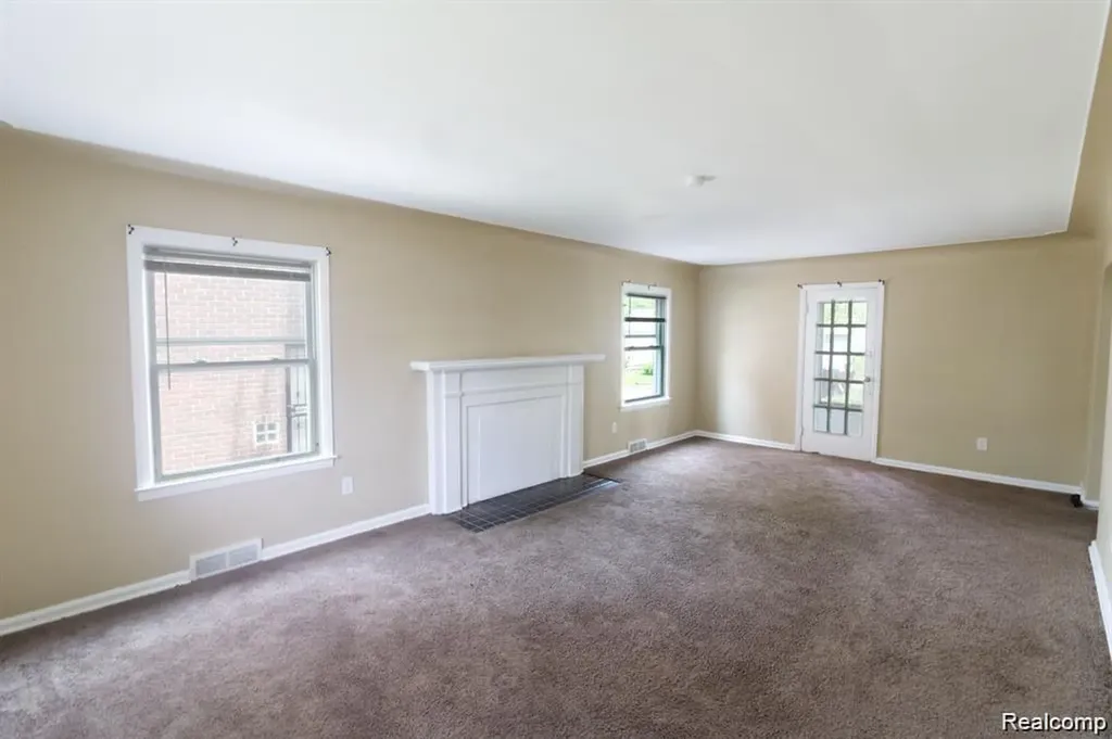 15470 Mapleridge Street Detroit City MI 48205