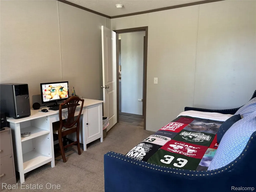 102 Sycamore Highland Charter Township MI 48357