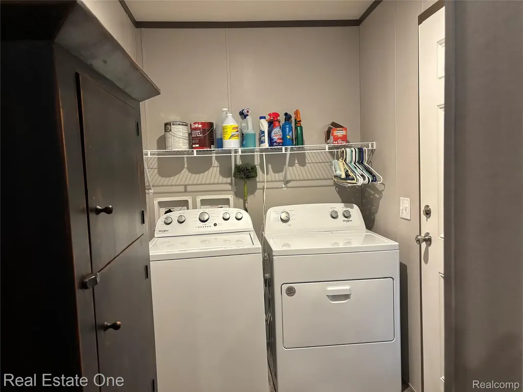 102 Sycamore Highland Charter Township MI 48357