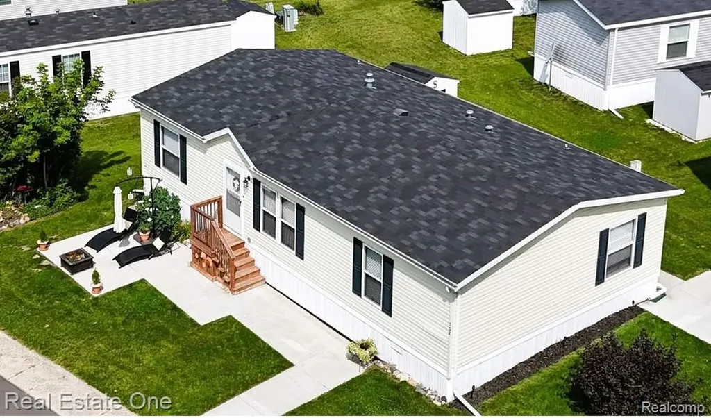 102 Sycamore Highland Charter Township MI 48357