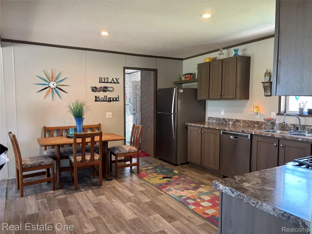 102 Sycamore Highland Charter Township MI 48357