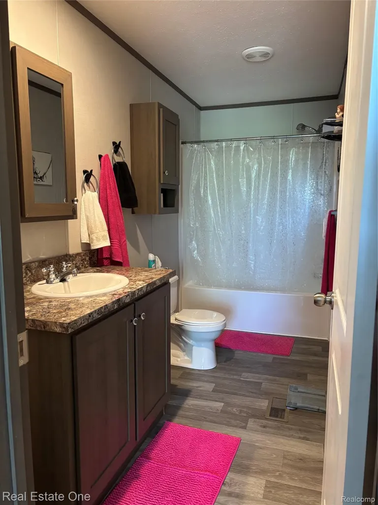 102 Sycamore Highland Charter Township MI 48357