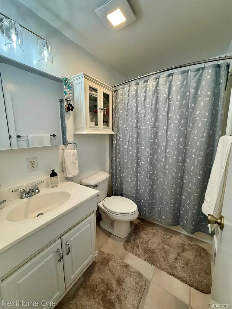 734-736 Briarcliff Road Jackson City MI 49203