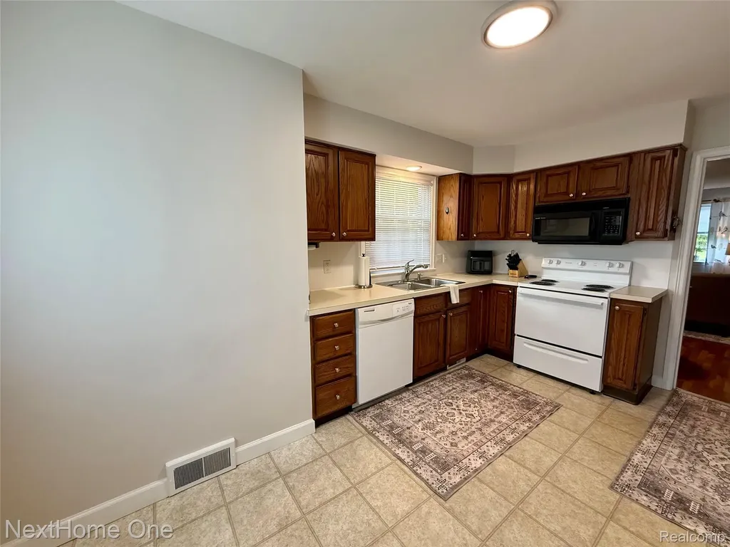 734-736 Briarcliff Road Jackson City MI 49203