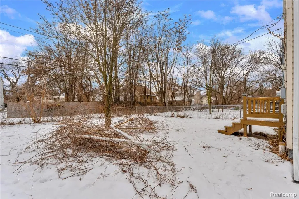 8247 Ellsworth Street Detroit City MI 48238