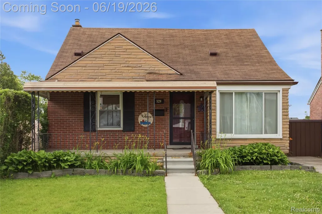 529 Champaign Road Lincoln Park City MI 48146
