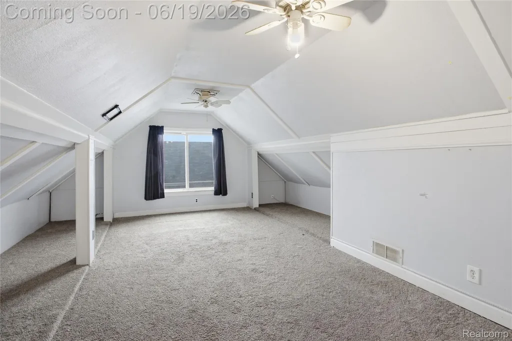 529 Champaign Road Lincoln Park City MI 48146