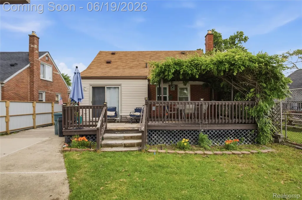 529 Champaign Road Lincoln Park City MI 48146