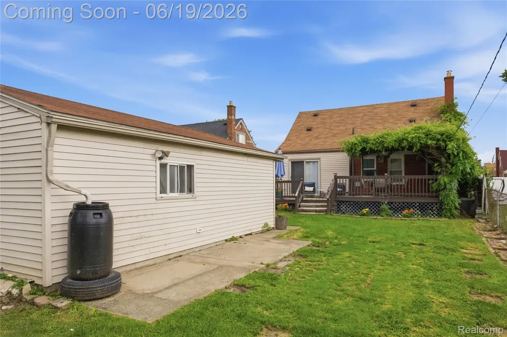 529 Champaign Road Lincoln Park City MI 48146