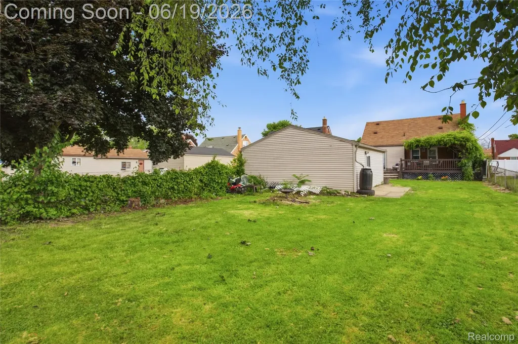 529 Champaign Road Lincoln Park City MI 48146
